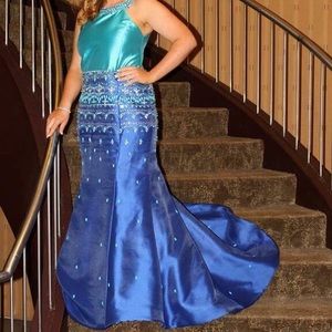 Prom/pageant gown